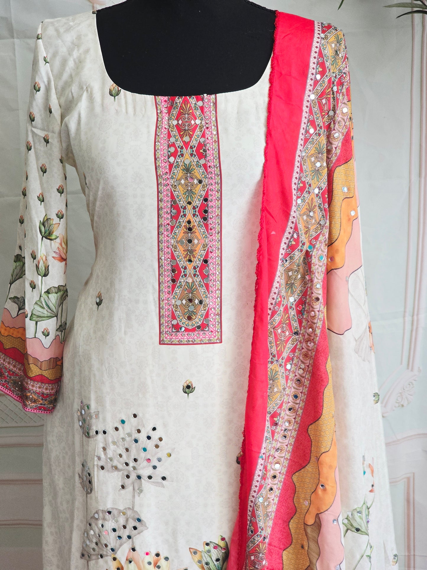 Crape 3 pc salwar suit set embellished with lotus print and mirror work